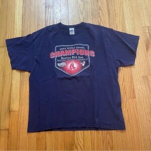 Vintage BOSTON RED SOX 2004 WORLD SERIES CHAMPIONS T-Shirt Size XL MLB USA BLUE